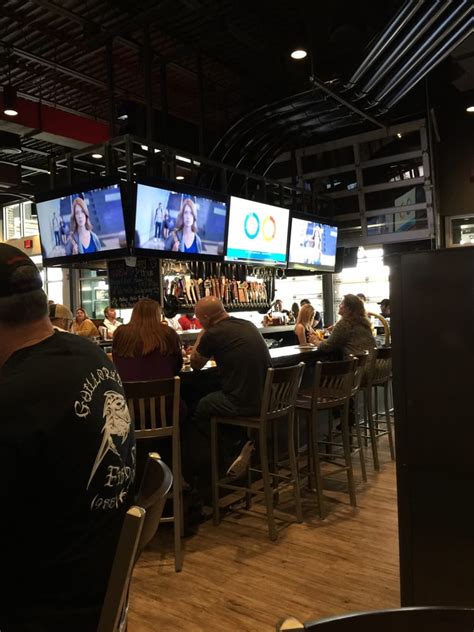 Walk ons houma - Feb 15, 2024 · Press & News. We’re growing across the country and giving back to the communities we serve – all while serving delicious scratch-made dishes. Catch the latest on openings, local community activations, promos and LTOs. All Press & News. Blog. 